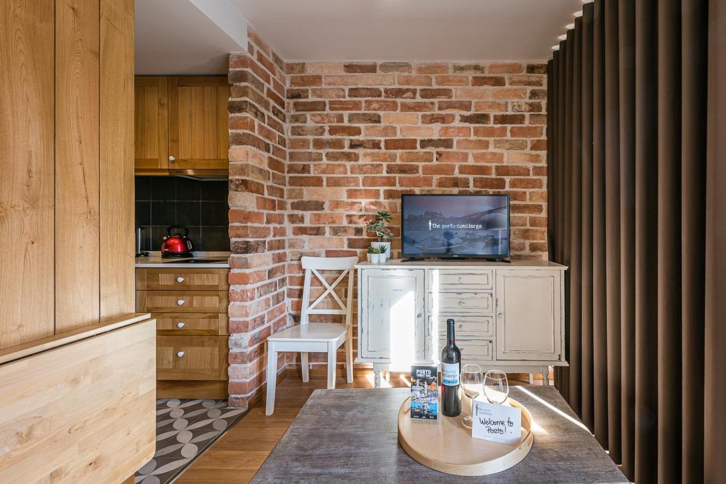 Guestready - Crayon Walls Apts Порто Екстериор снимка